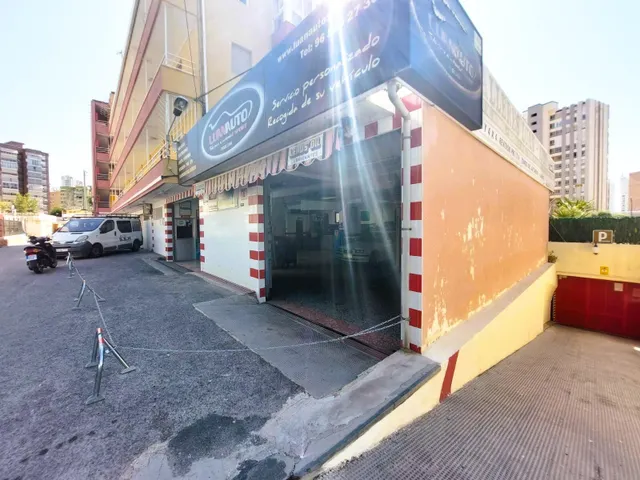 LOCAL COMERCIAL TALLER MECÁNICO — 12
