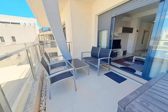 APARTAMENTO EN MIL PALMERAS CON VISTAS DESPEJADAS Y PISCINA COMUNITARIA A 650M DEL MAR — 2