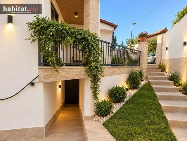 CASA ESQUINERA INDEPENDIENTE A REFORMAR - SEGUR DE CALAFELL — 2