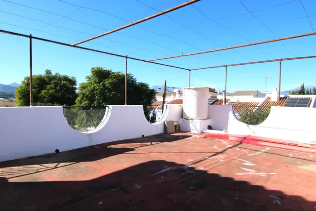 ¡OPORTUNIDAD EN COÍN! LOCAL COMERCIAL CON GRANDES POSIBILIDADES — 20