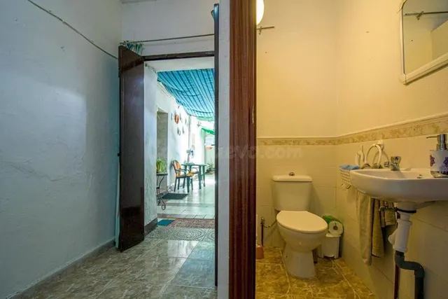 CASA EN SAN ROQUE TOTALMENTE EXTERIOR CON MUCHAS POSIBILIDADES PATIO AMPLIO Y TERRAZAS — 5