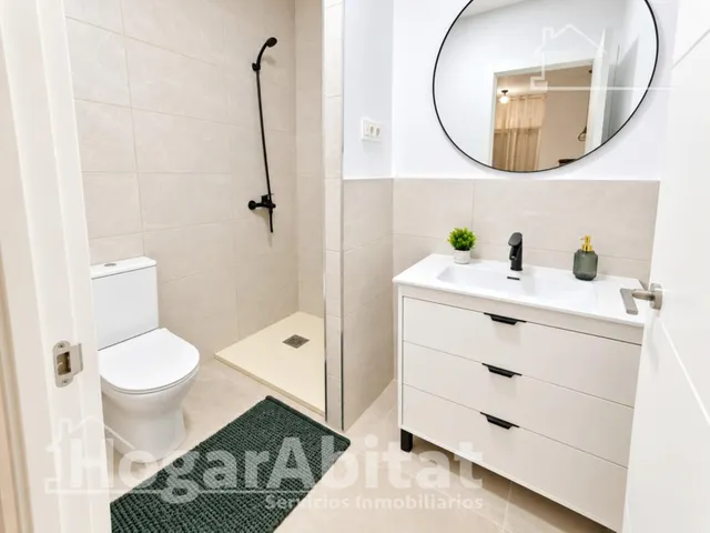 Luz, amplitud y excelentes calidades en esta moderna planta baja reformada con terraza — 22
