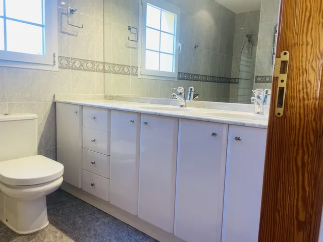 Villa 3 habitaciones 203m² en alquiler - Centro — 23