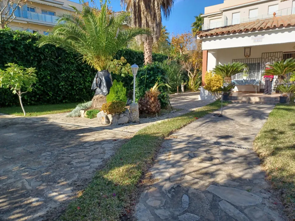 Casa única a la venta en la zona Pla de Sant Pere Les Salines Cubelles 1.170 m2 de parcela y POSIBIL