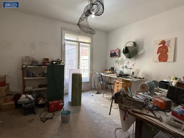 INMOBILIARIA ARBETETA VENDE EDIFICIO PARA REFORMAR EN PLENO CENTRO DE GUADALAJARA. — 27