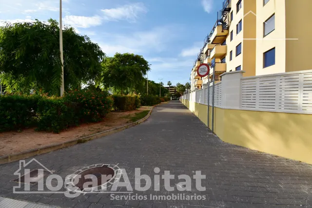 Playa a escasos 100 metros en este luminoso apartamento con terraza y piscina — 39