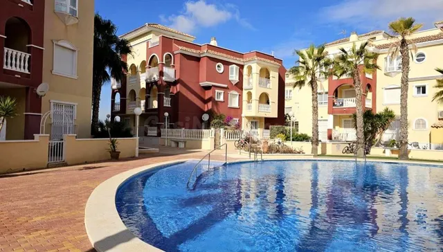 Chalet en venta cerca de la playa de los alcazares - foto 2
