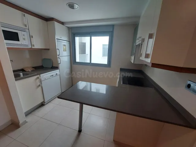 Piso de 2 dormitorios y amplia terraza en Puerto Rey - foto 3