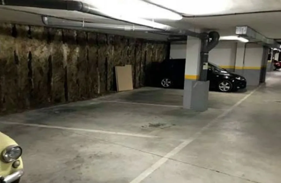OPORTUNIDAD !!! VARIAS PLAZAS DE GARAJE EN VENTA !