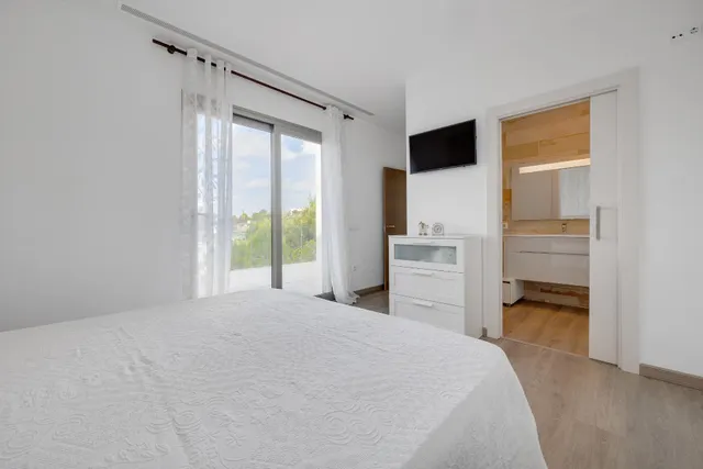 GRAN VILLA EN SAN MIGUEL: 4 HAB, 3 BAÑOS — 12