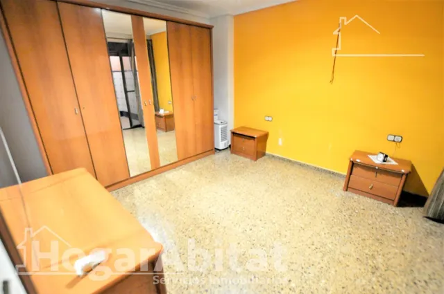 Casa amplia y luminosa con tres terrazas y gran garaje, en el centro — 24