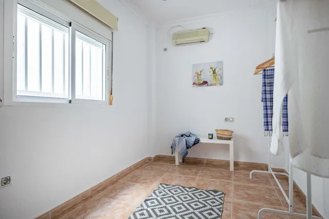 PISO DE 4 DORMITORIOS CONVERTIDO EN 2 EN PLENO CORAZÓN DE TRIANA — 25
