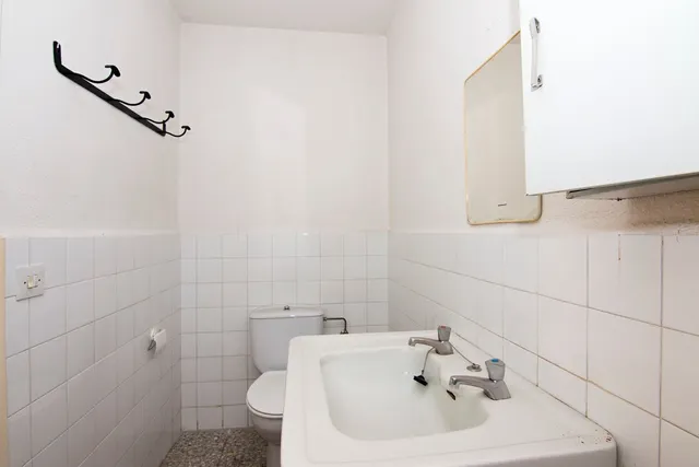 Escpecatcular Casa- Edficicio en el Centro de Baza — 9