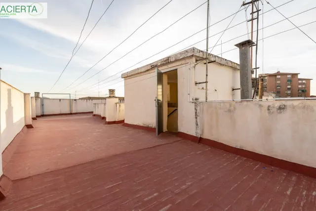 Ático reformado con ascensor, terraza y chimenea, listo para entrar a vivir — 29