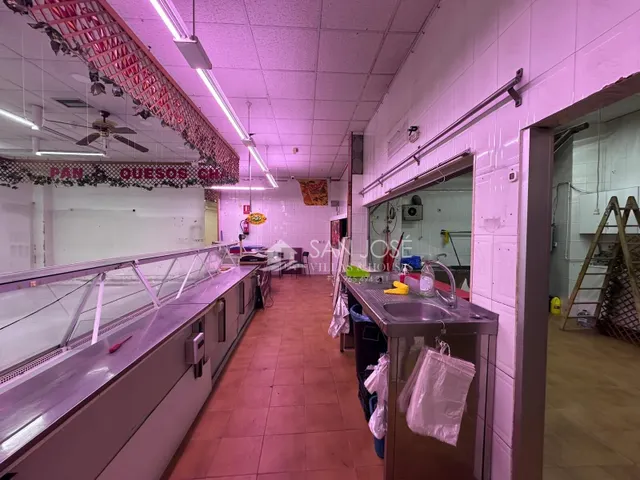 Se vende local comercial con sotano preparado para supermercado en buena zona de Aspe — 19