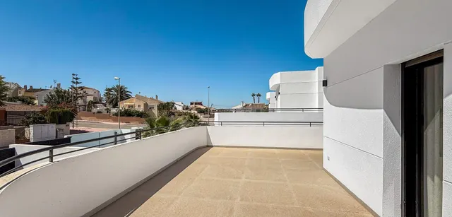 Chalet 4 habitaciones 240m² en venta - DOÑA PEPA — 24