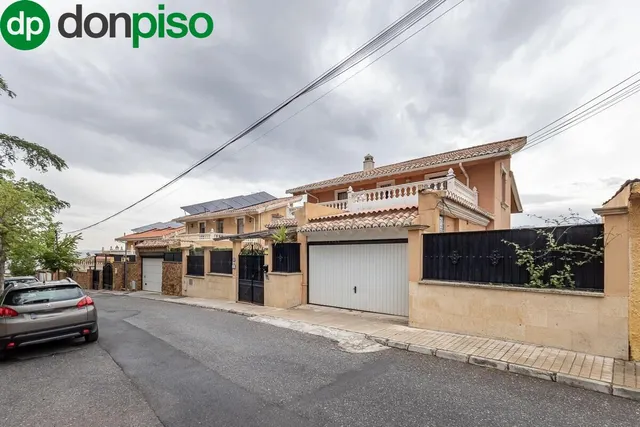 Espectacular Casa de Lujo en Urbanización Los Cerezos - foto 4