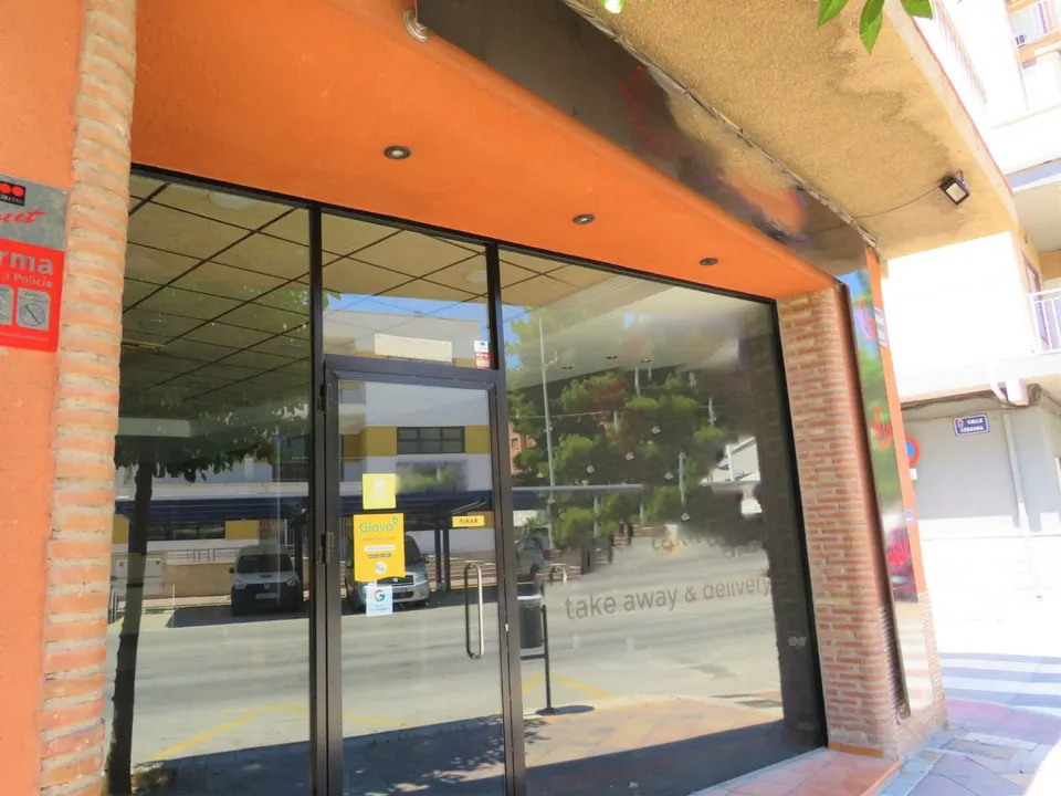 ¡¡Alquiler de local en pleno centro de Molina de Segura (Avda. de Madrid)!!