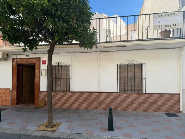 Fuengirola, Centro, Casa con 4 Dormitorios, Patio, Terraza. — 16
