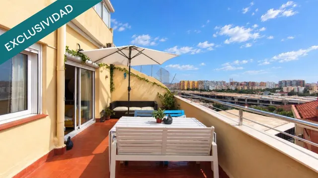 Ático reformado con terraza de 20 m², sol y vistas despejadas en La Sagrera — 22