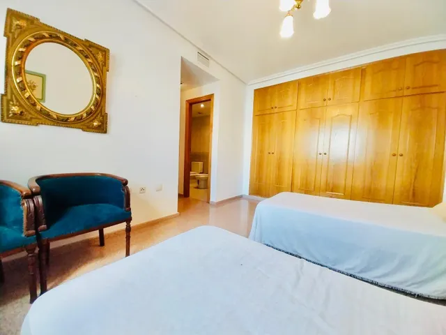 Piso de gran tamaño y excelentes calidades en pleno centro de Almoradí. — 26