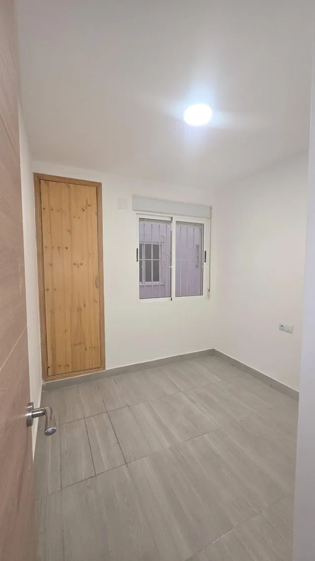 Apartamento reformado de 2 dormitorios en Torrevieja — 8