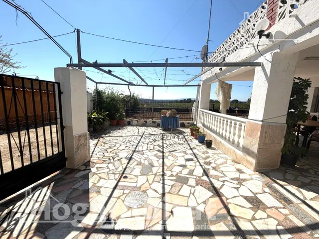 ¡VISTAS A LAS MONTAÑAS! CHALET CON TERRENO RÚSTICO, TERRAZA, PISCINA Y GARAJE CUBIERTO — 24