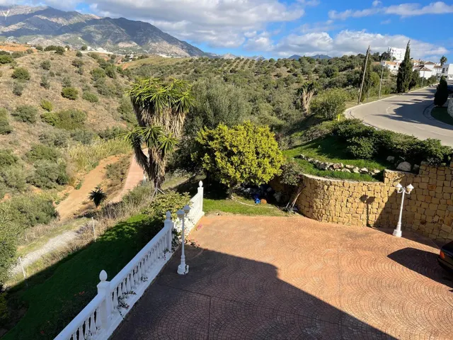 Exclusiva villa en Mijas Golf con vistas a la montaña y piscina privada — 43