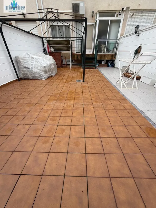 ADOSADO EN VENTA ZONA CAMPUS - foto 2