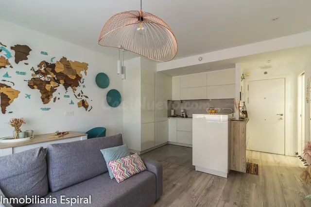 ¡Inversión Top en Pontevedra! Piso 1D Equipado con Licencia 