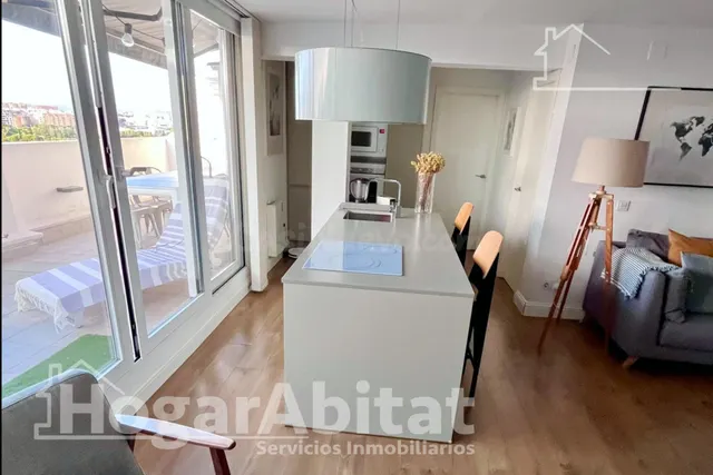 Espectacular terraza privada y diseño reformado en este lumi - foto 4