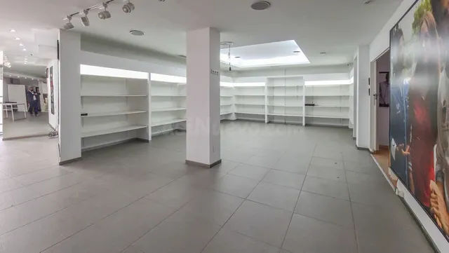 Local comercial 262m² en venta - Marbella - foto 3