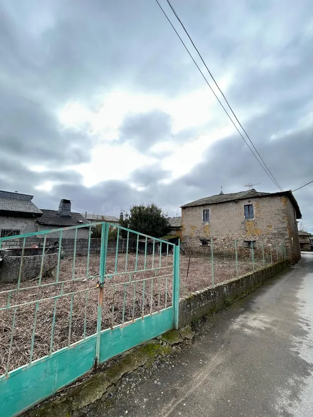 SE VENDE CASA DE PIEDRA CON TERRENO EN IGLESIA DE CAMPO - foto 4