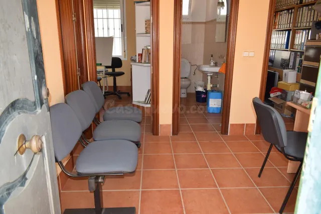 SE VENDE LOCAL PARA OFICINAS - foto 5