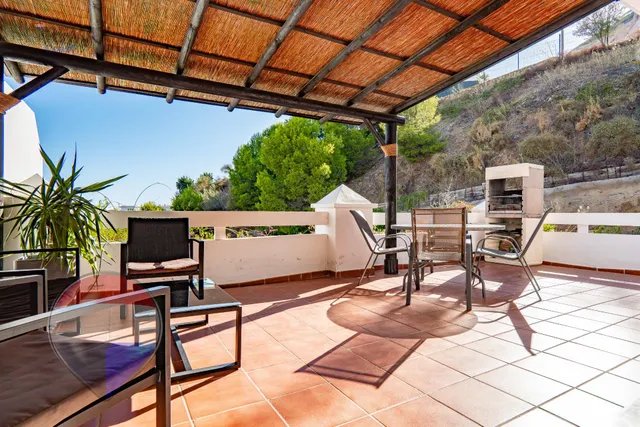 ESPECTACULAR TERRAZA EN ESQUINA Y VISTAS AL MAR EN LA ZENAIDA – RINCÓN DE LA VICTORIA — 25