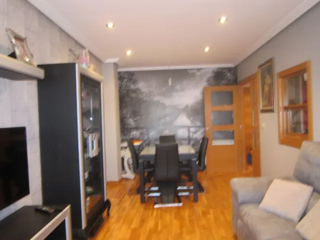 APARTAMENTO, 80 M2, SALÓN, COCINA, 2 HAB., 2 BAÑOS, TRASTERO, 2 P.GARAJE. MUCHAS MEJORAS. EXTERIOR. — 21