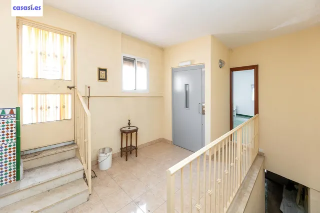 Local + vivienda en Avda. Cadiz — 5