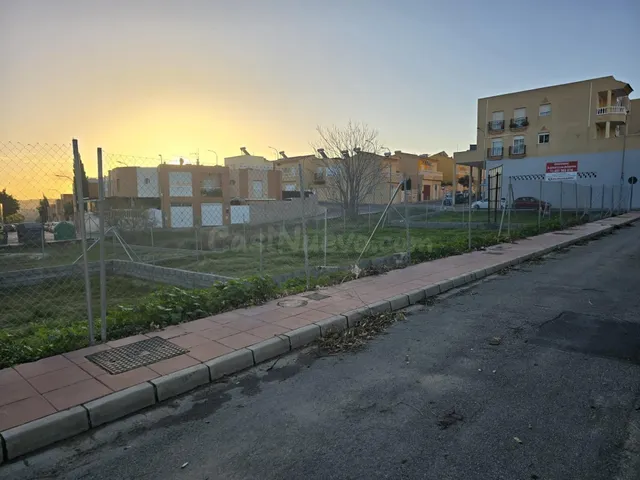 Parcela urbana con 328 m2 edificables en Huércal de Almería 