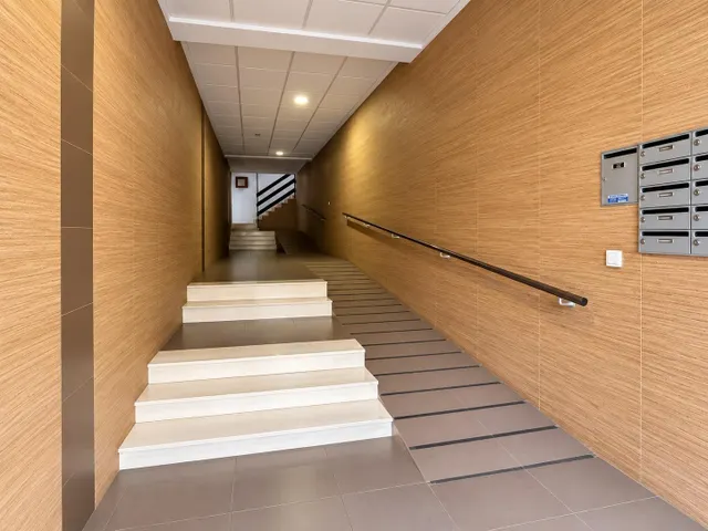 AMPLIO PISO REFORMADO DE 4 habitaciones CON BALCÓN Y ASCENSOR EN PICASSENT — 24