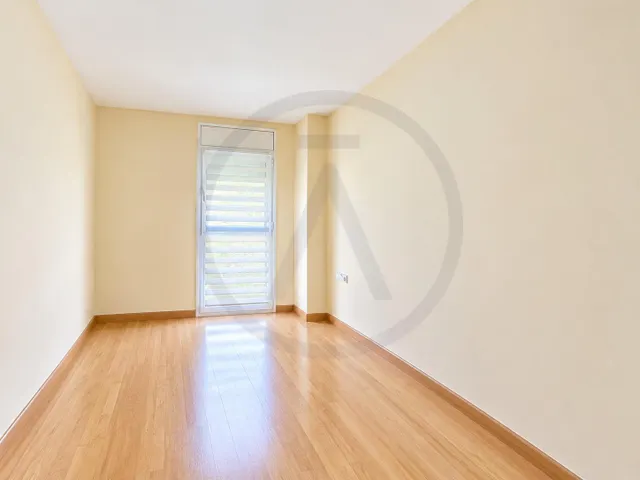 PISO EN CARRER COL.LEGI — 13