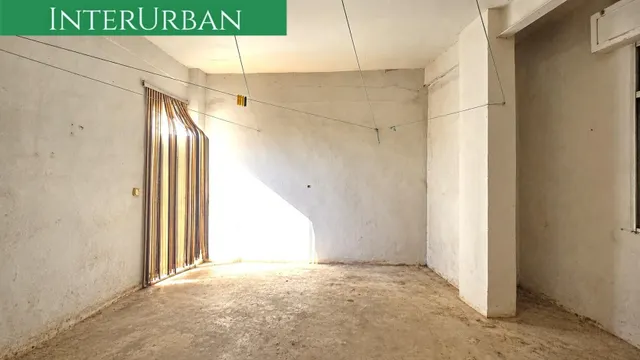 Oportunidad - Amplia casa de 197 m2 con 4 dormitorios y terraza en Benissanó — 38