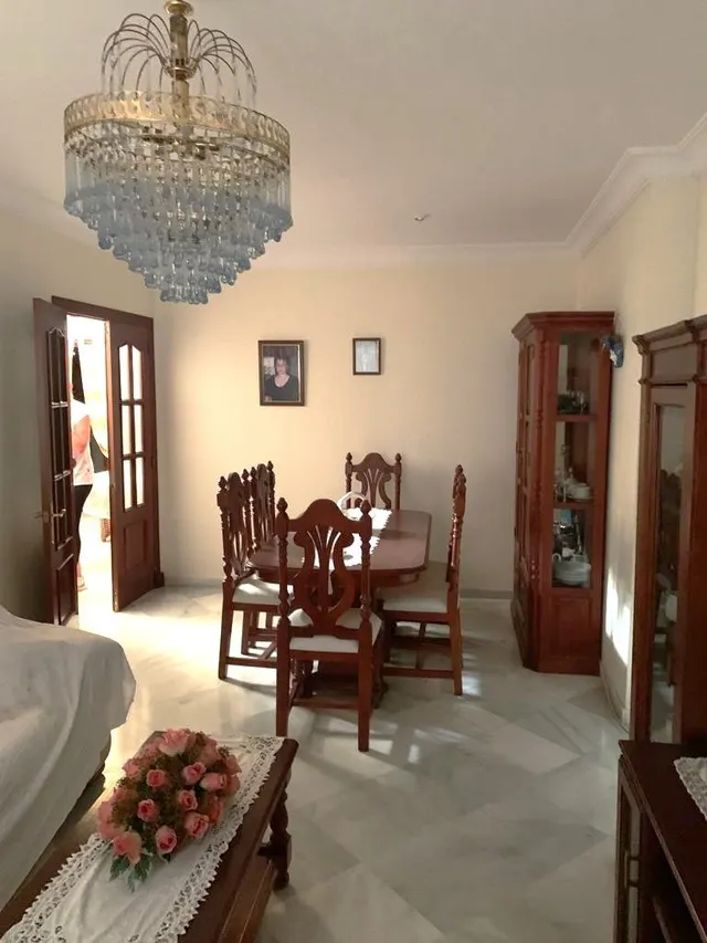 Gran casa con garajes y local comercial — 3