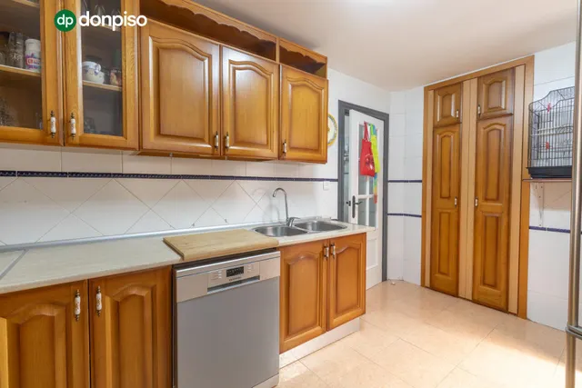 PRECIOSO ADOSADO CON PATIO, TERRAZA, COCHERA Y ESTUFA DE LEÑA EN LAS GABIAS (GRANADA) — 24