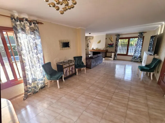 Villa en Gran Avenida de Benicàssim. Cerca del pueblo y de l - foto 5