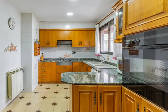 Una residencia exclusiva con terrazas panorámicas en un paraíso natural. — 30