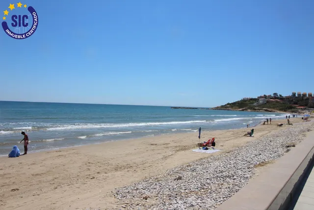 Local comercial actualmente oficina muy bonita en 1ª línea de la playa de Morro de Gos — 2