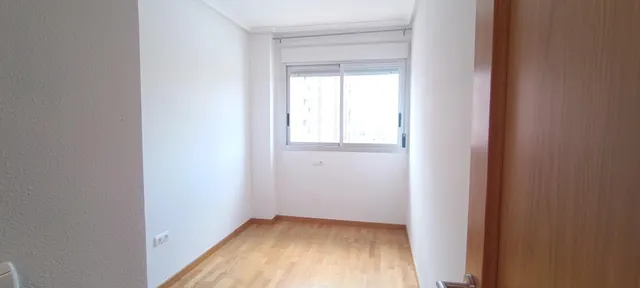 Oportunidad con TERRAZA en Juan Carlos I — 28
