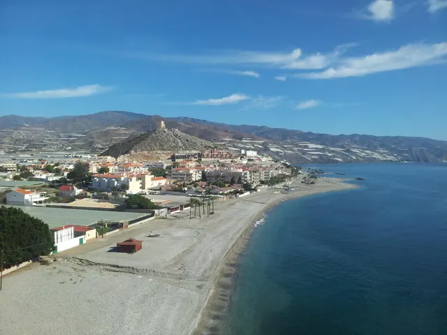 DOS SOLARES INDEPENDIENTES EN EL CASCO ANTIGUO DE GUALCHOS — 42