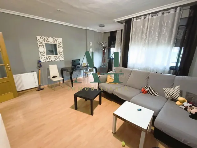Bonito piso seminuevo en Montesol - foto 3