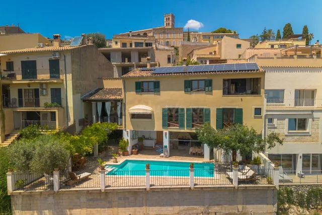 PRECIOSO CHALET DE ESTILO MEDITERRANEO EN EL PUEBLO DE SELVA
